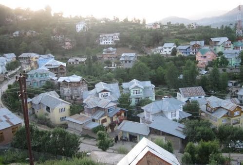 Bhaderwah, village closest to the epicenter (17 km following USGS) Image courtesy Savoshinde